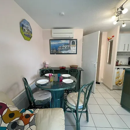 T2 Avec Parking Et Piscine, Proche Commodites - Fr-1-749-73 Apartment *