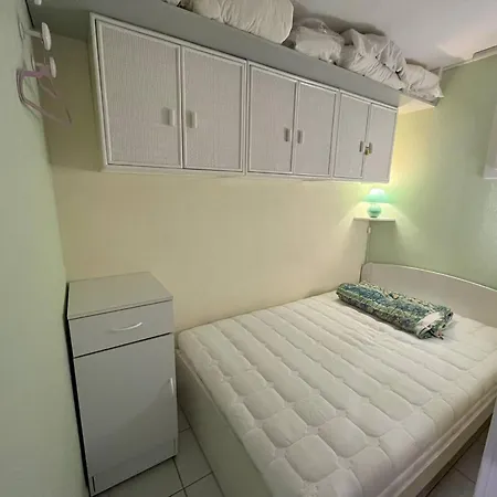 T2 Avec Parking Et Piscine, Proche Commodites - Fr-1-749-73 Appartement Agde